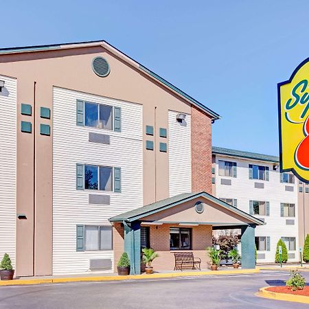 Super 8 By Wyndham Louisville Airport Bagian luar foto