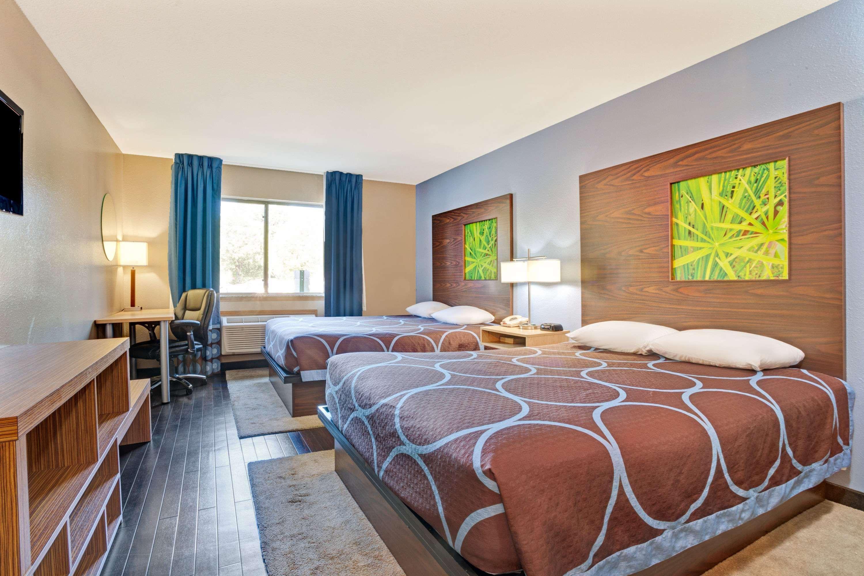 Super 8 By Wyndham Louisville Airport Bagian luar foto