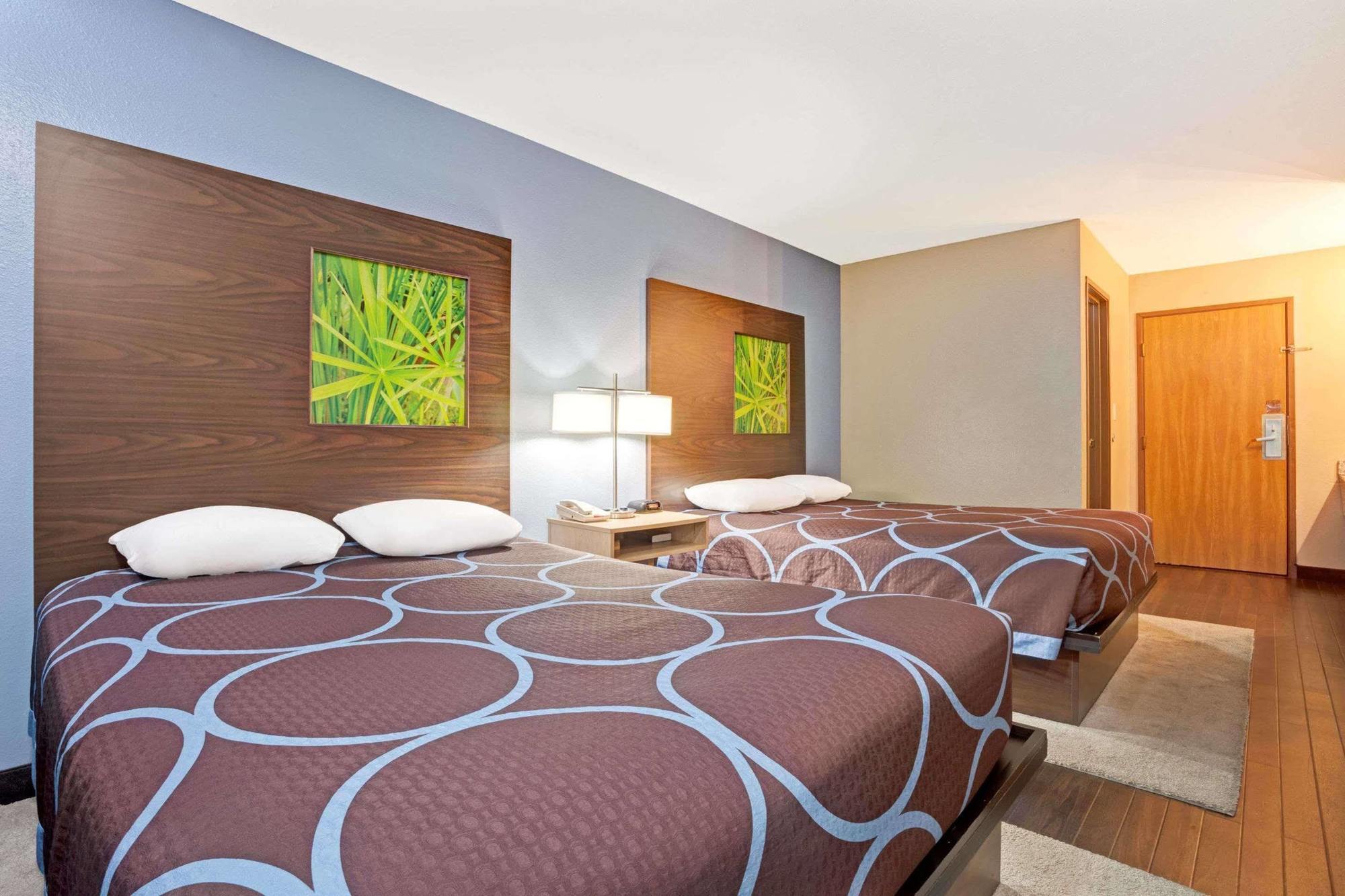 Super 8 By Wyndham Louisville Airport Bagian luar foto